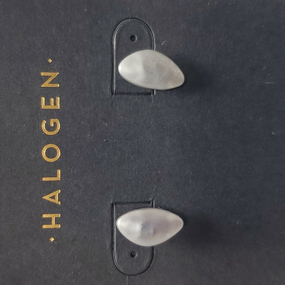 2 for $21 Halogen Matt silver stud and circle earring - Picture 3 of 4